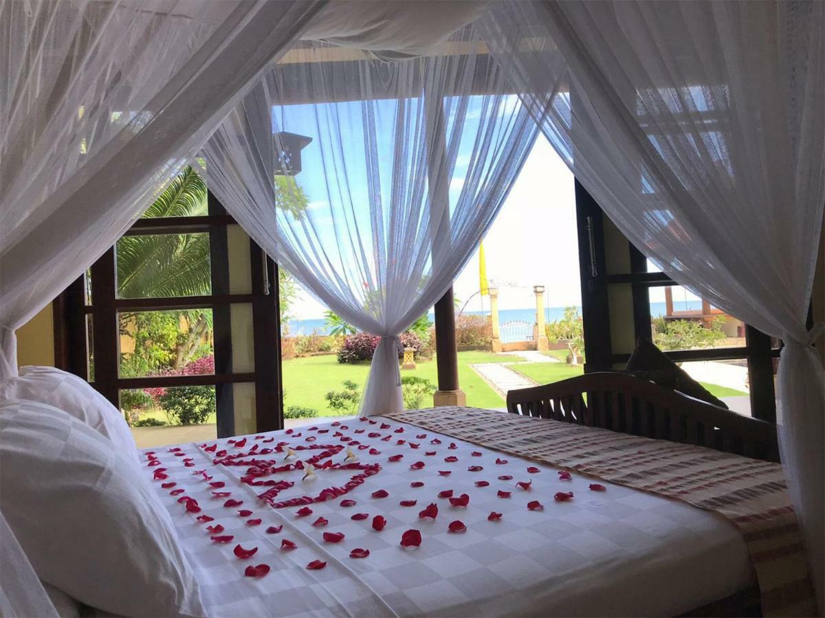 Ocean Beachfront Villa Dini Banjar  Eksteriør billede