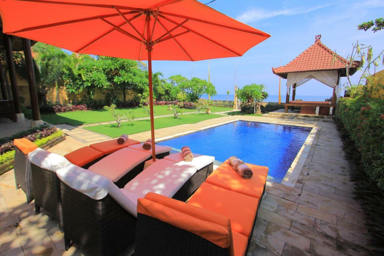 Ocean Beachfront Villa Dini Banjar  Eksteriør billede