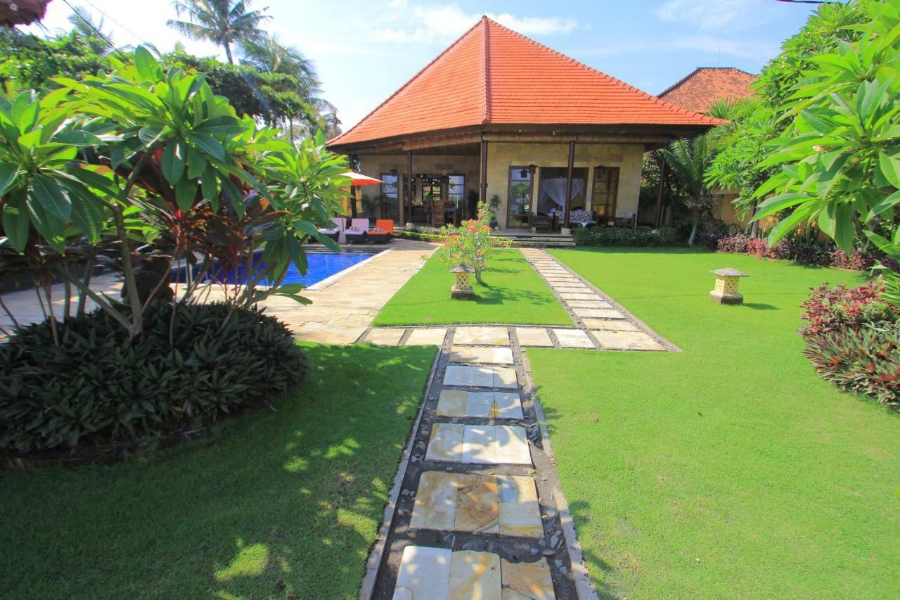 Ocean Beachfront Villa Dini Banjar  Eksteriør billede