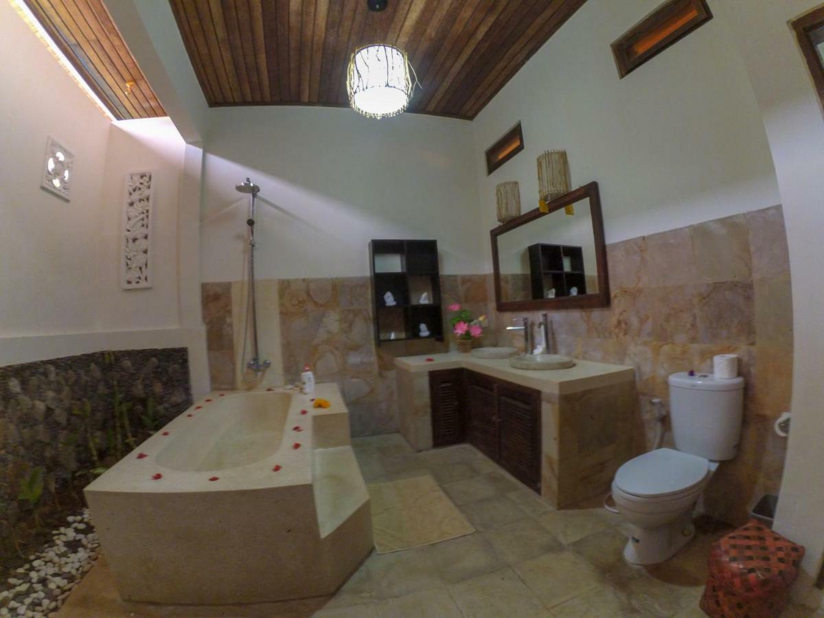 Ocean Beachfront Villa Dini Banjar  Eksteriør billede