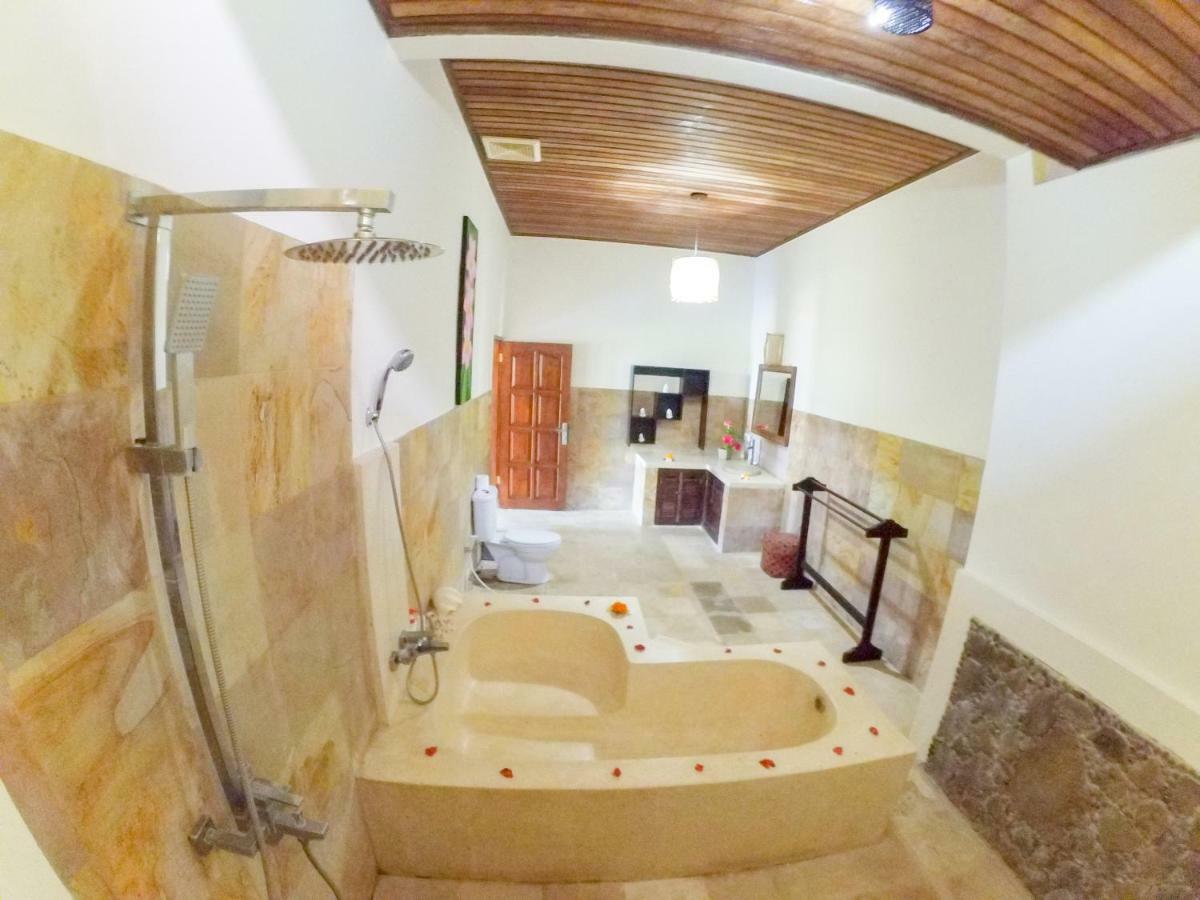 Ocean Beachfront Villa Dini Banjar  Eksteriør billede